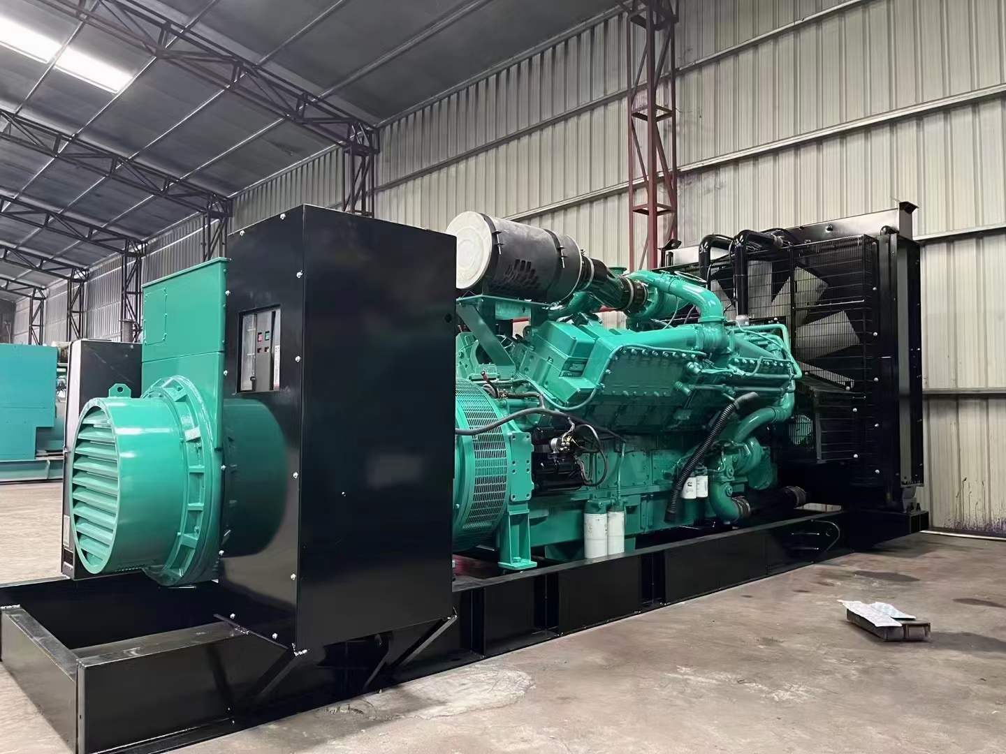 和林格尔如何降低 800kW 柴油发电机输出电流的波动？